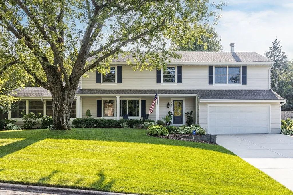 4801 Larkspur Lane, Edina