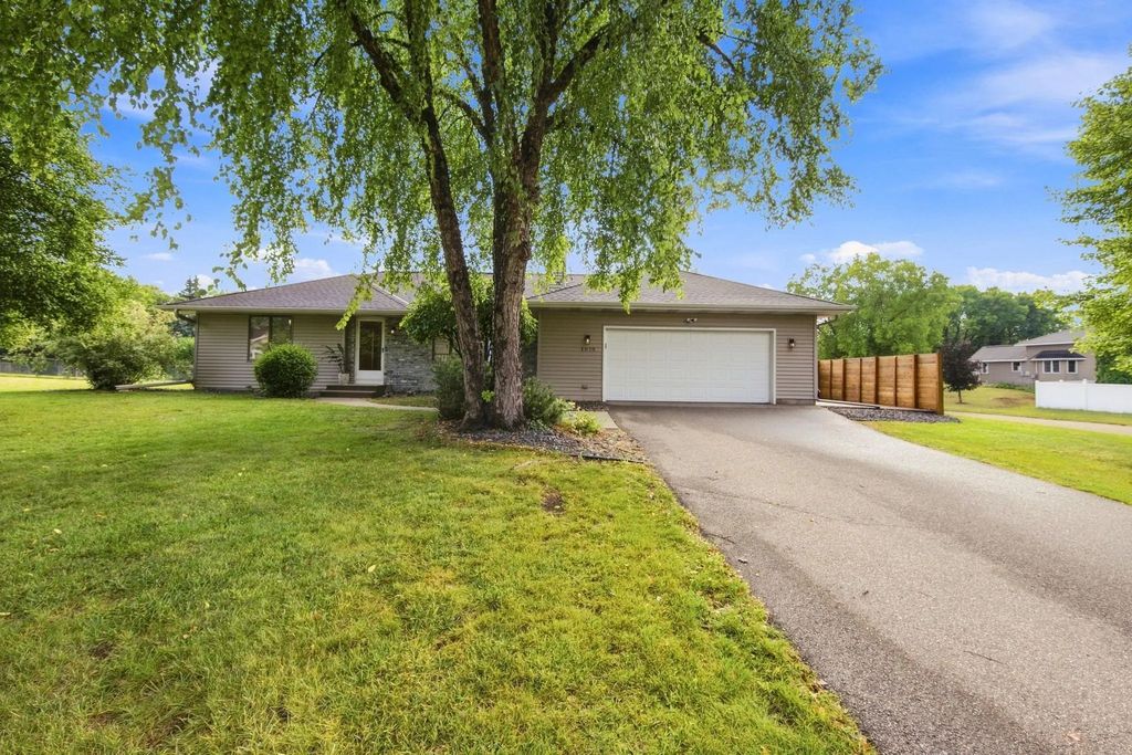 4870 Deerwood Lane N, Plymouth