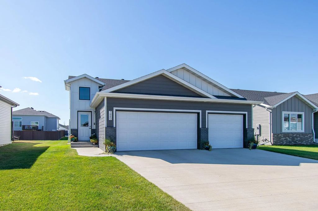 7880 Lost River Road, Horace