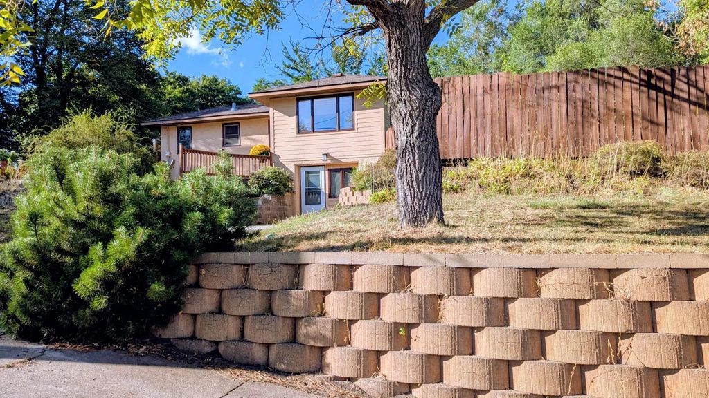 4095 66th Street E, Inver Grove Heights