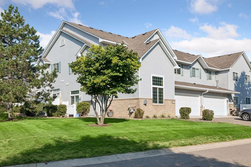3027 Juniper Lane E, Woodbury