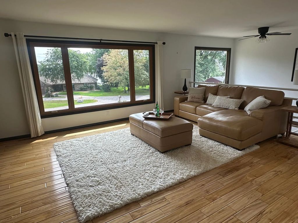 20 Willow Wood Drive, Excelsior