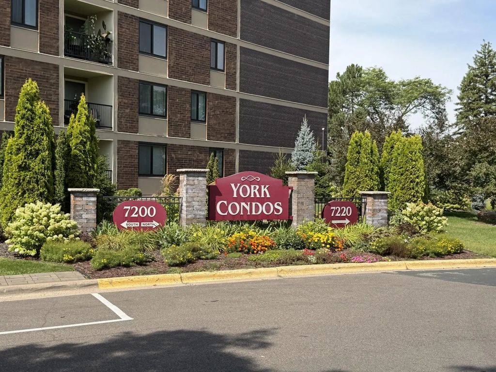 7200 York Avenue S 116, Edina