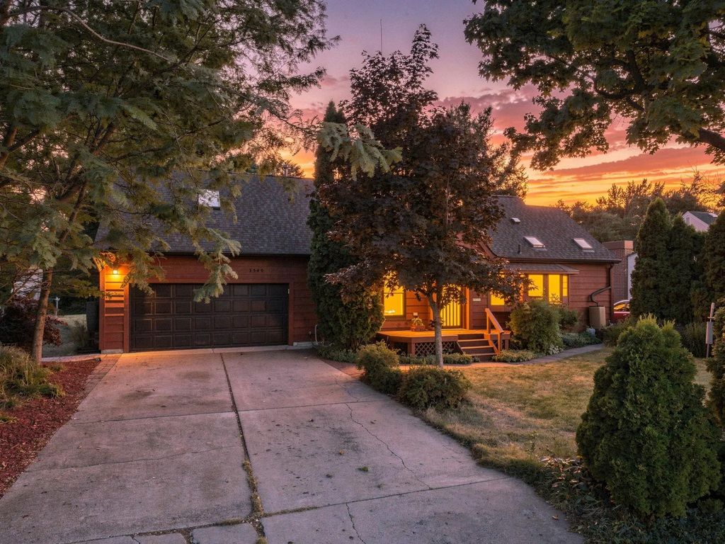 3549 Orchard Avenue N, Crystal