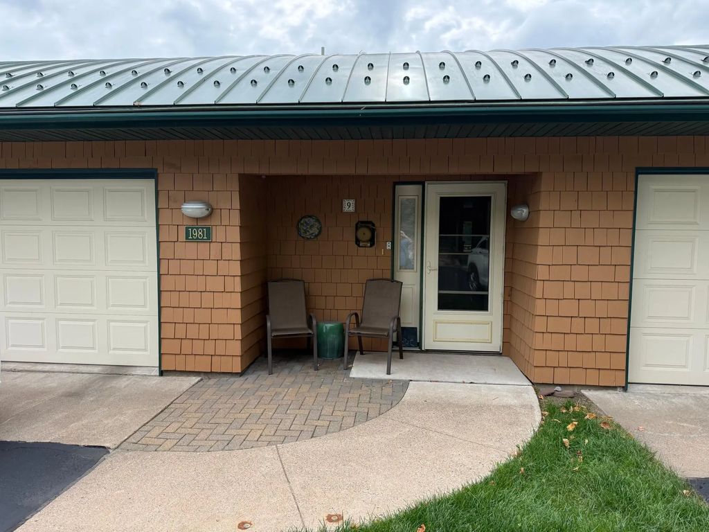 1981 Superior Avenue 9, Cumberland