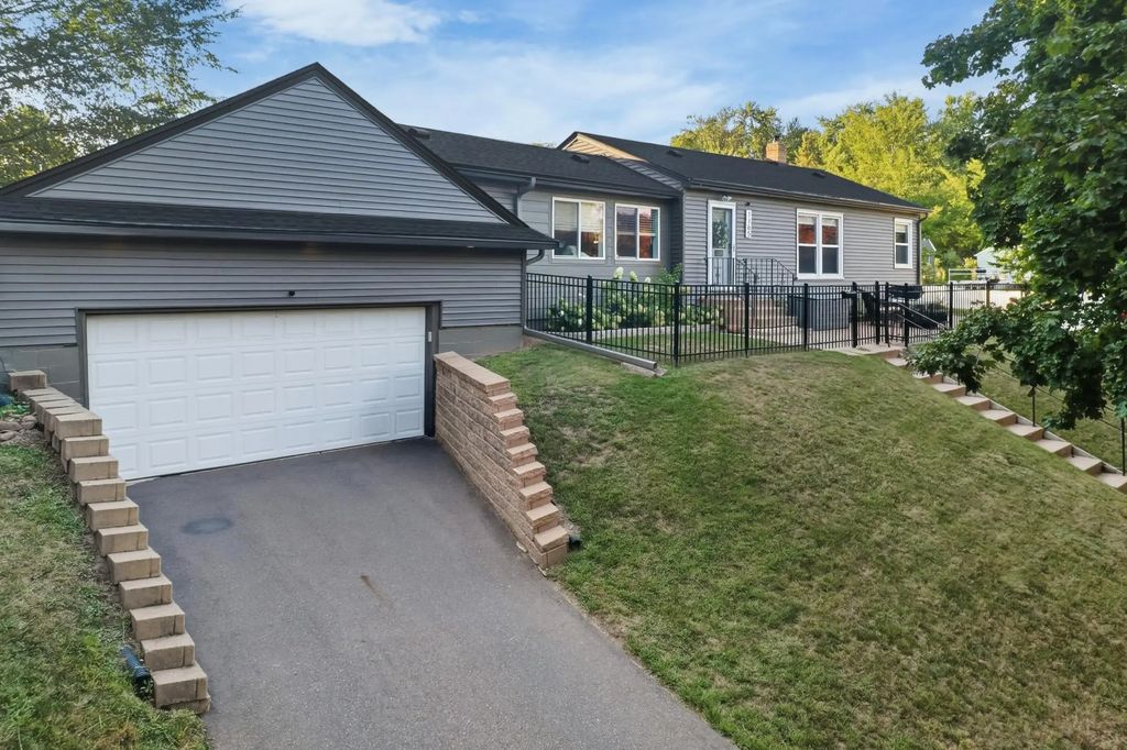 1165 Edgewater Boulevard, Saint Paul