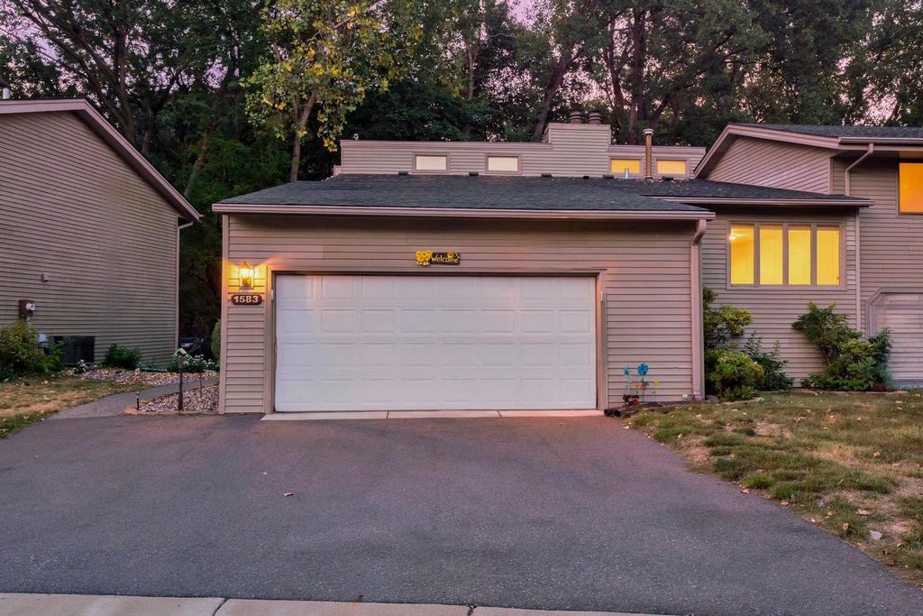 1583 S Bavarian Pass, Fridley
