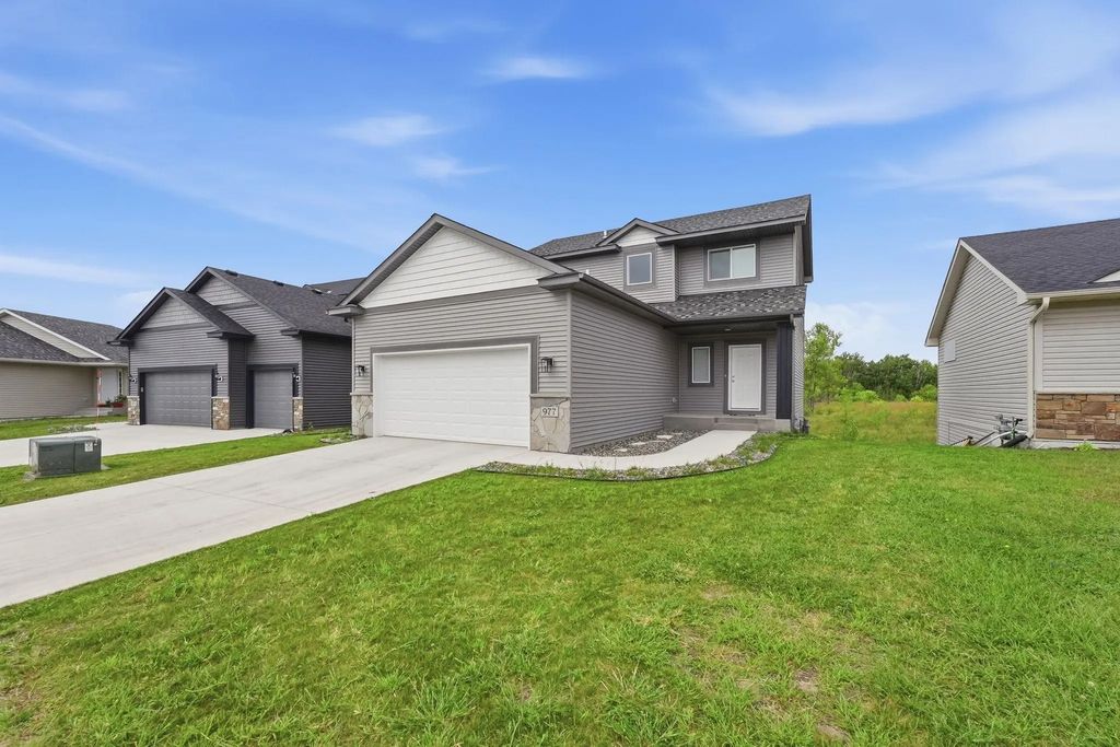 977 45th Avenue Ne, St Cloud