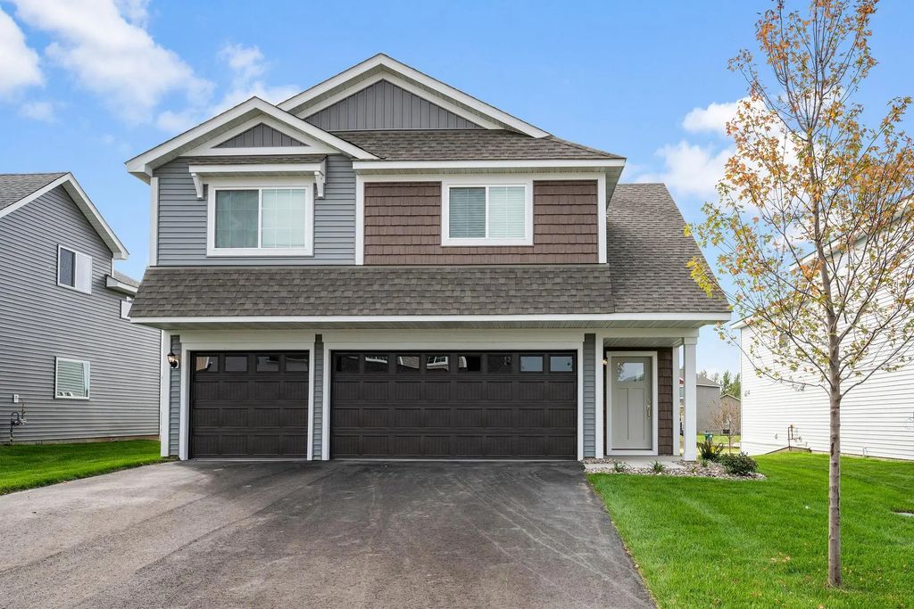 914 Spruce Circle N, Cambridge