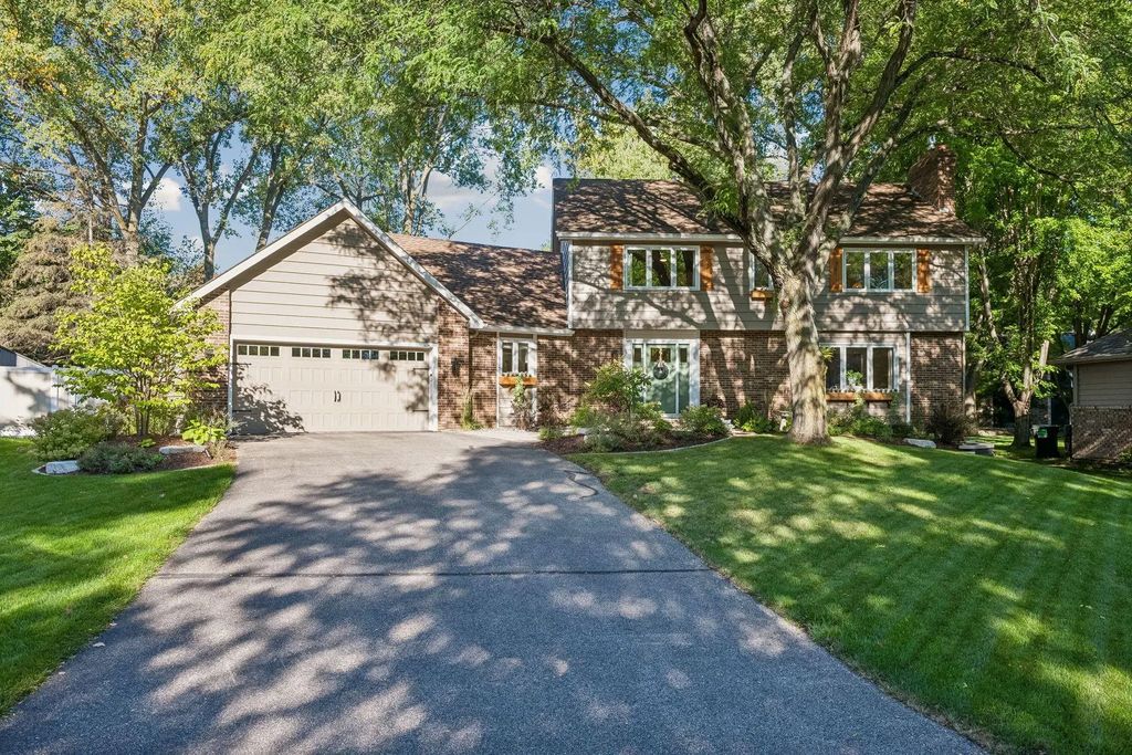 8722 Sandro Road, Bloomington
