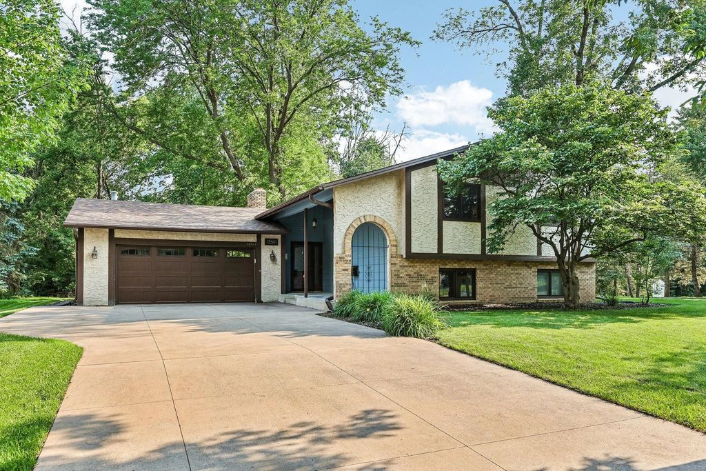 12501 63rd Avenue N, Maple Grove