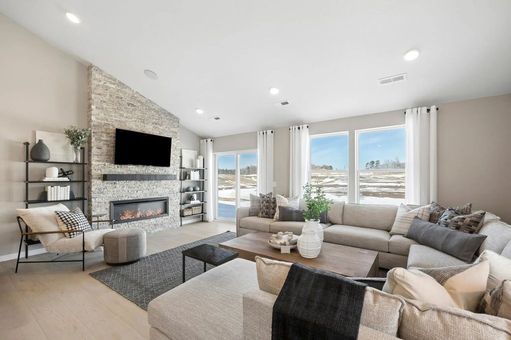 1628 Lund Way Road, Shakopee
