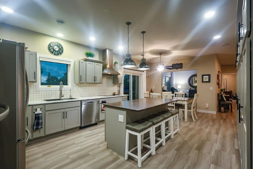 573 Railroad Avenue, Gonvick