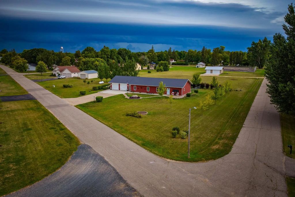 573 Railroad Avenue, Gonvick