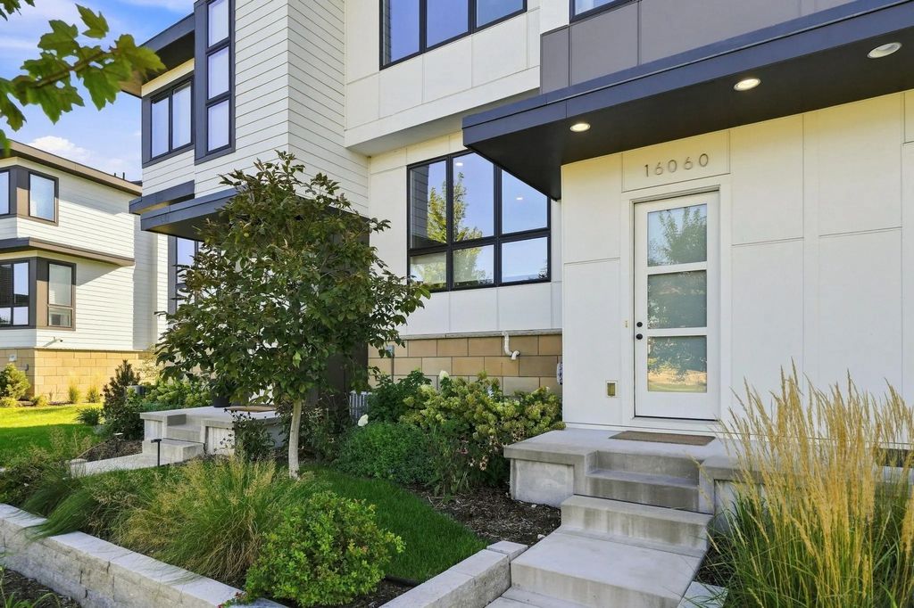 16060 Eagleview Drive, Lakeville