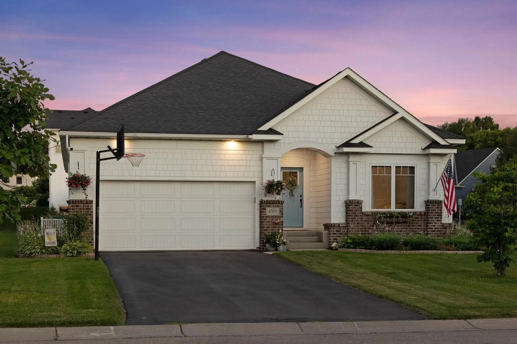 4305 Cottagewood Court, Excelsior