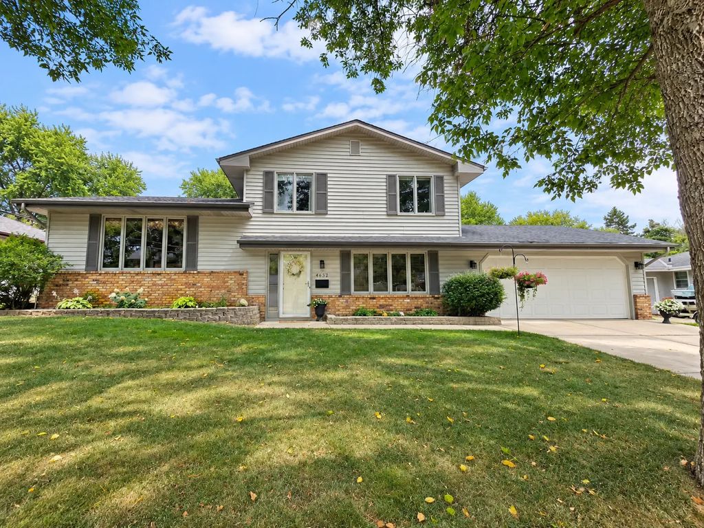 4632 Oregon Avenue N, New Hope