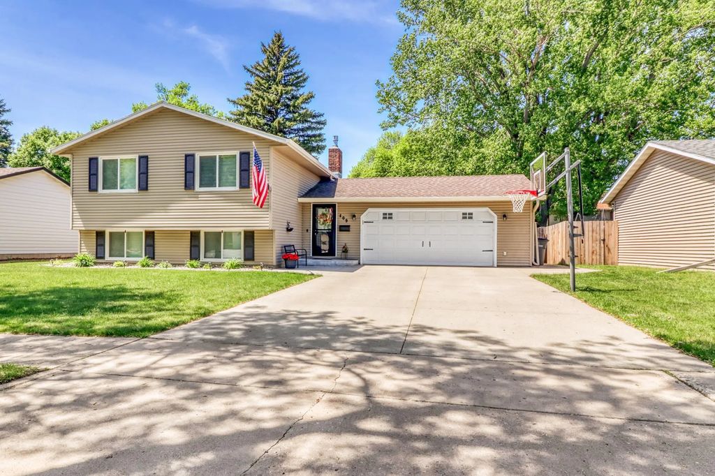 409 Oakway, Moorhead
