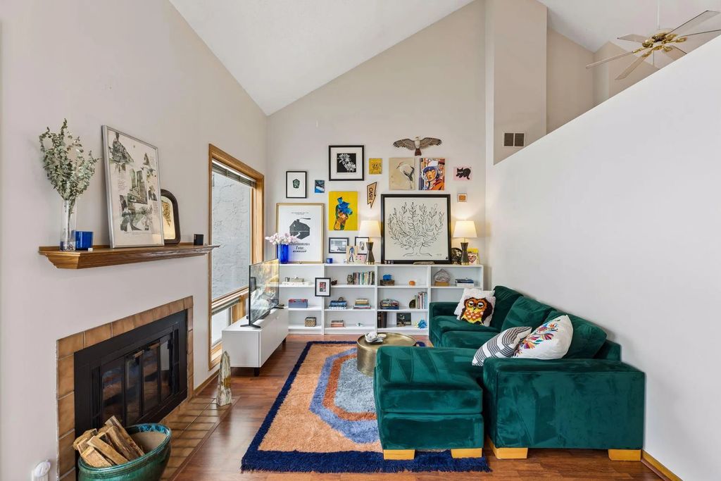 3008 Lake Shore Drive, Minneapolis