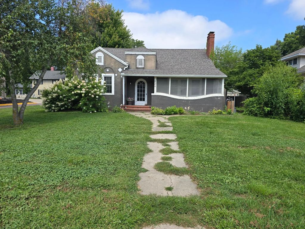 224 Woodland Avenue, Fairmont