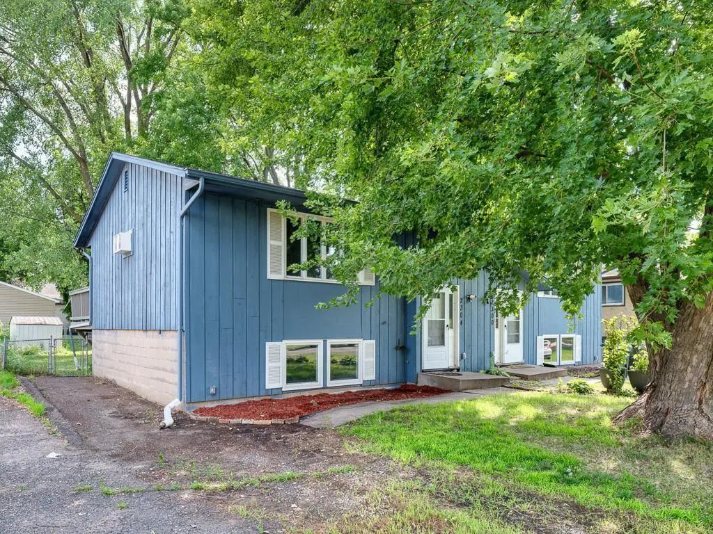2304 13th Avenue E, North Saint Paul
