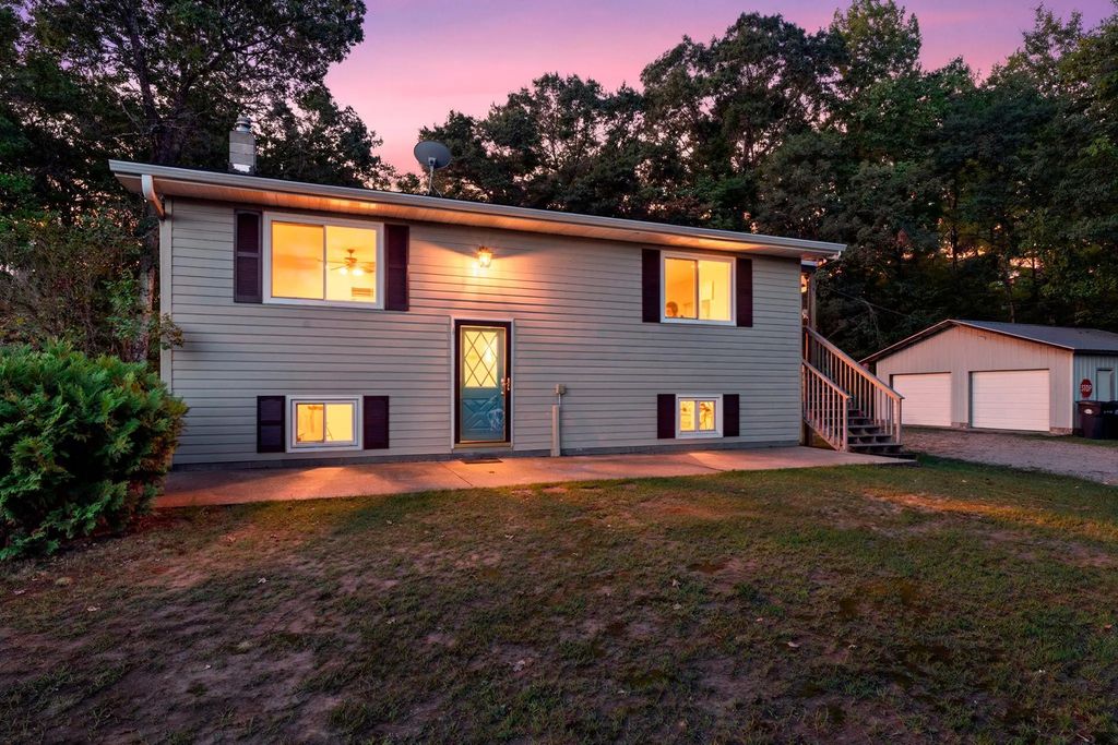 7751 Airport Road, Webster