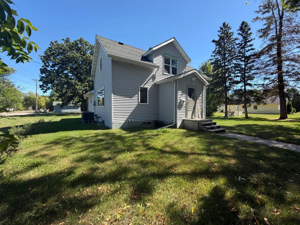 424 2nd Street Nw, Mahnomen