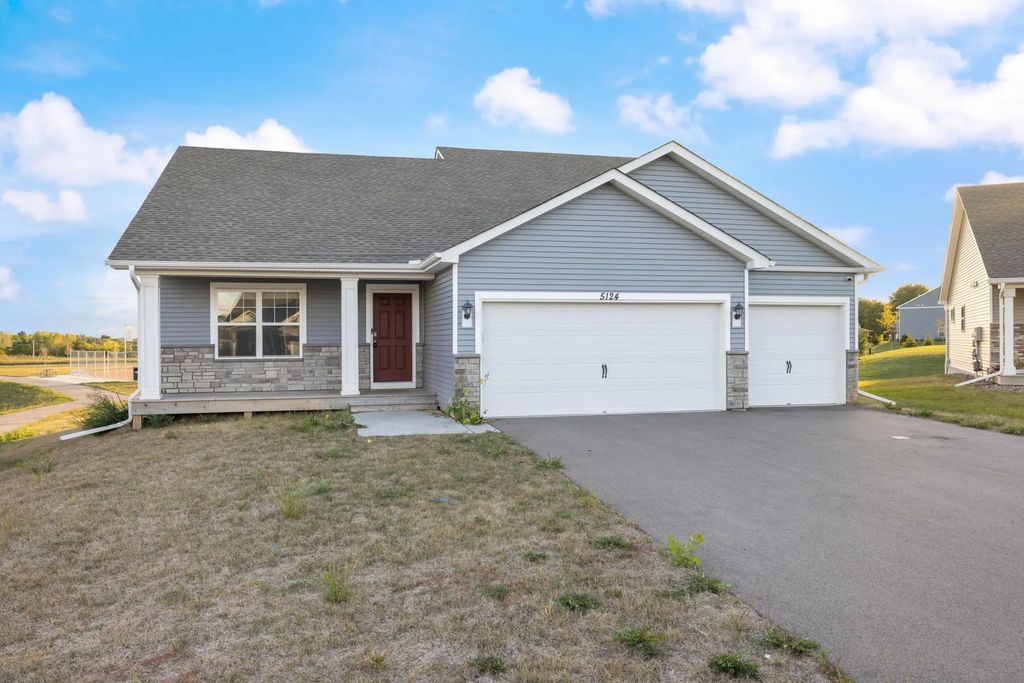 5124 Mustang Circle, Woodbury