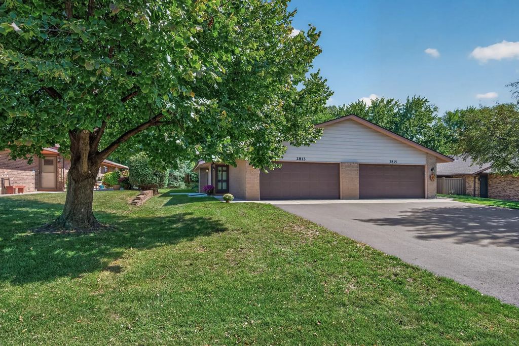 2813 Robinwood Way, Woodbury
