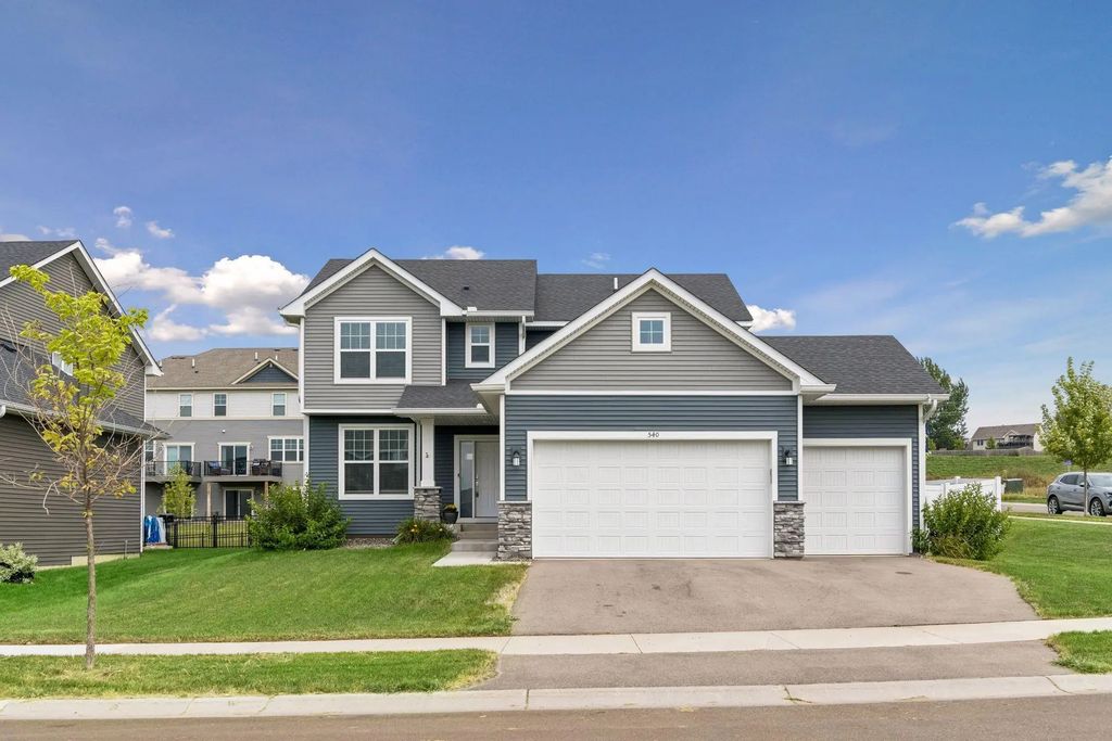540 Waterford Place, Waconia