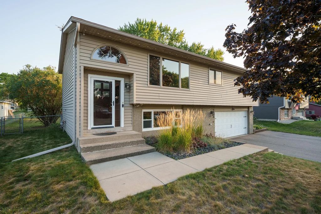 1233 View Court, Hastings