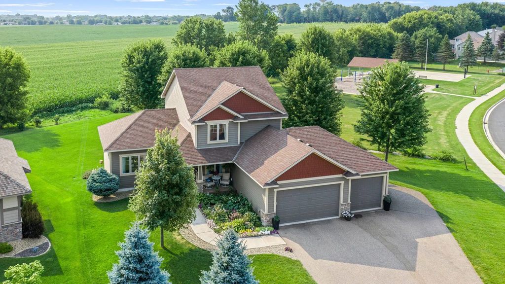900 Heritage Trail Ne, New Prague