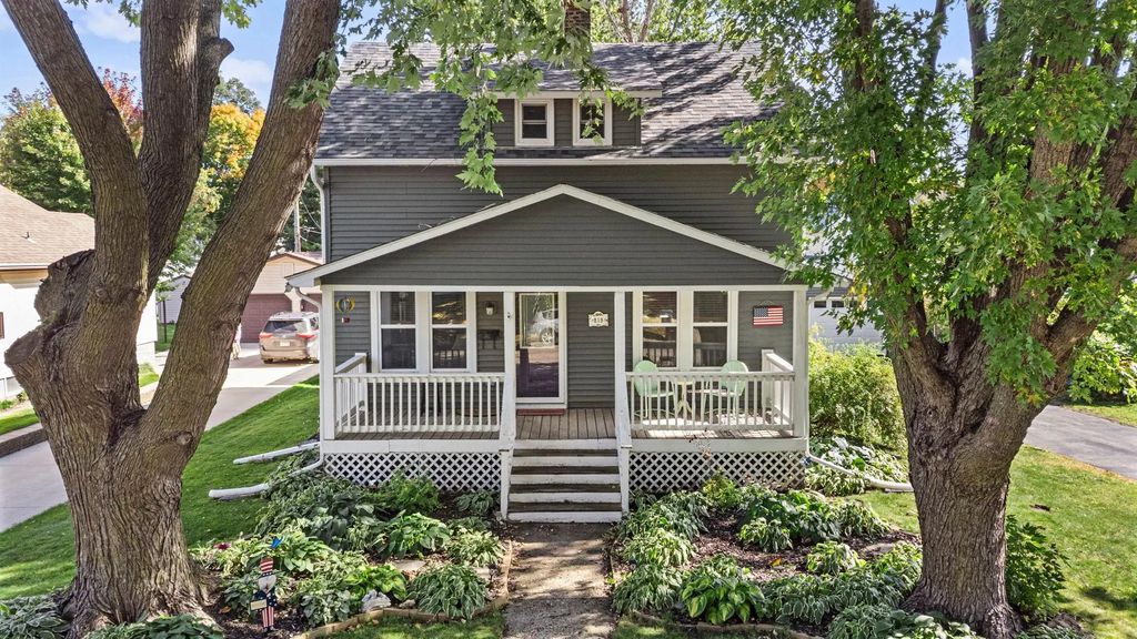 819 S Grove Avenue, Owatonna