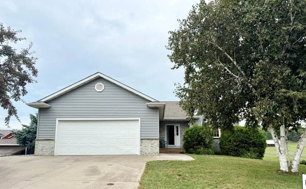 810 7th Avenue Sw, Pine Island