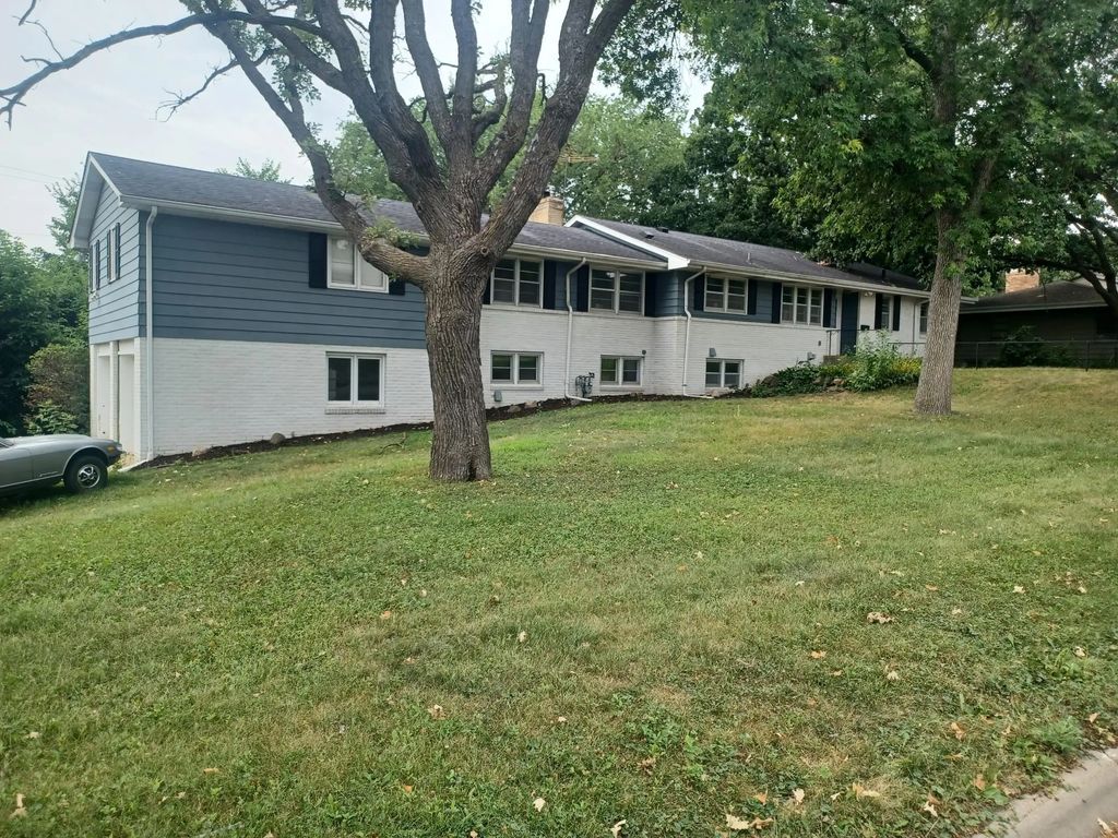 8101 Westwood Hills Drive, Saint Louis Park