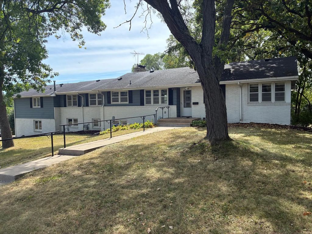 8101 Westwood Hills Drive, Saint Louis Park