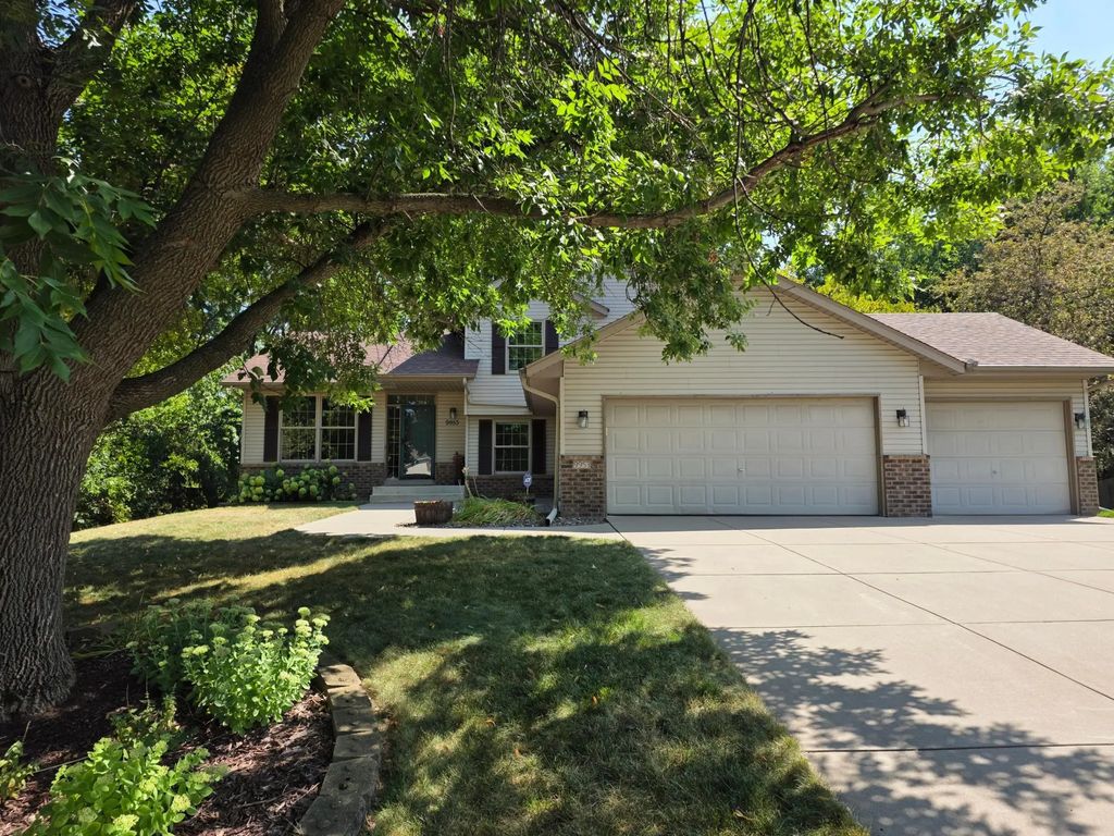 9953 Starlight Drive, Woodbury