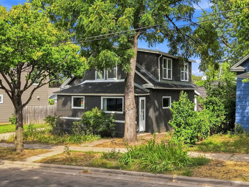 483 Lawson Avenue W, Saint Paul