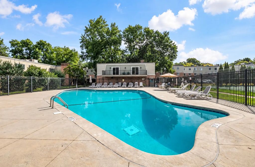 7316 W 22nd Street 305, Saint Louis Park