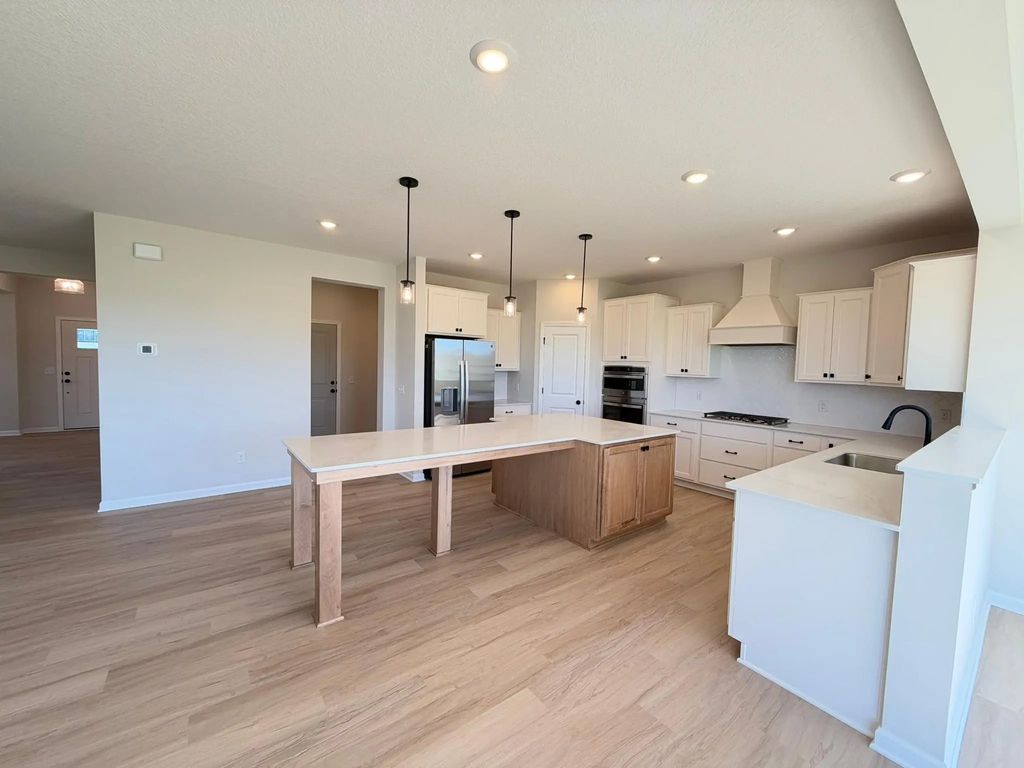 1861 Laquey Avenue Ne, Saint Michael