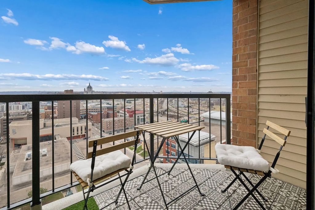 78 10th Street E 2408, St Paul
