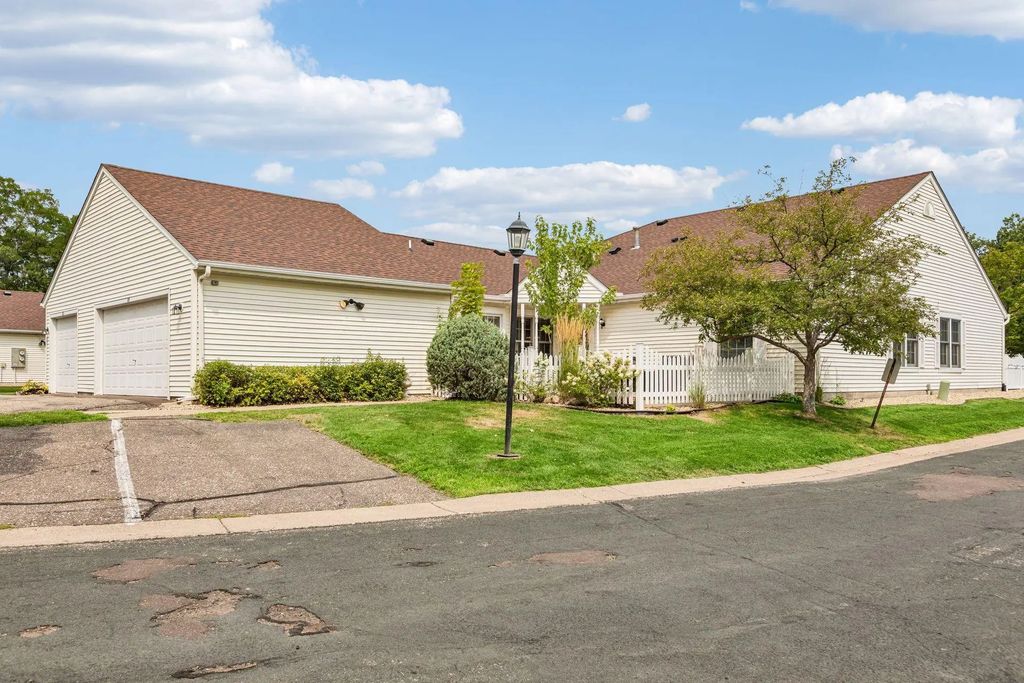 64 Thompson Avenue W 43, West Saint Paul