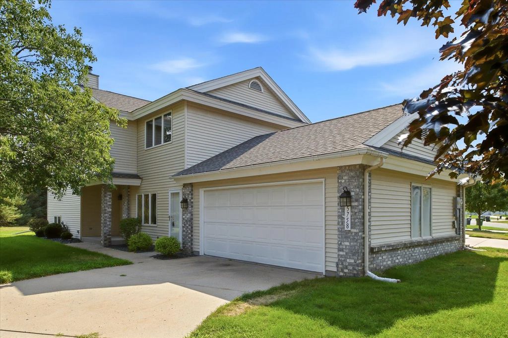 5758 Heather Ridge Drive, Shoreview