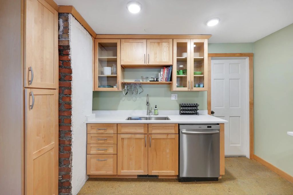 210 W 43rd Street, Minneapolis