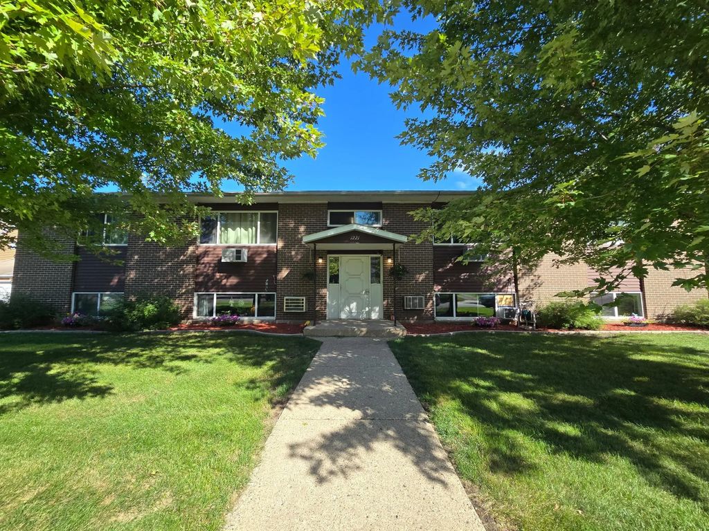 1221 Madison Avenue 215, Detroit Lakes