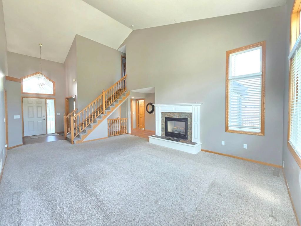 4625 Edinbrook Terrace, Brooklyn Park