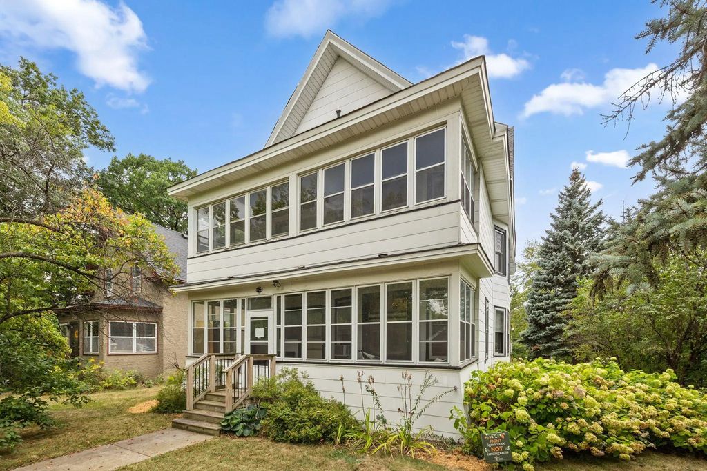 1075 Burr Street, Saint Paul