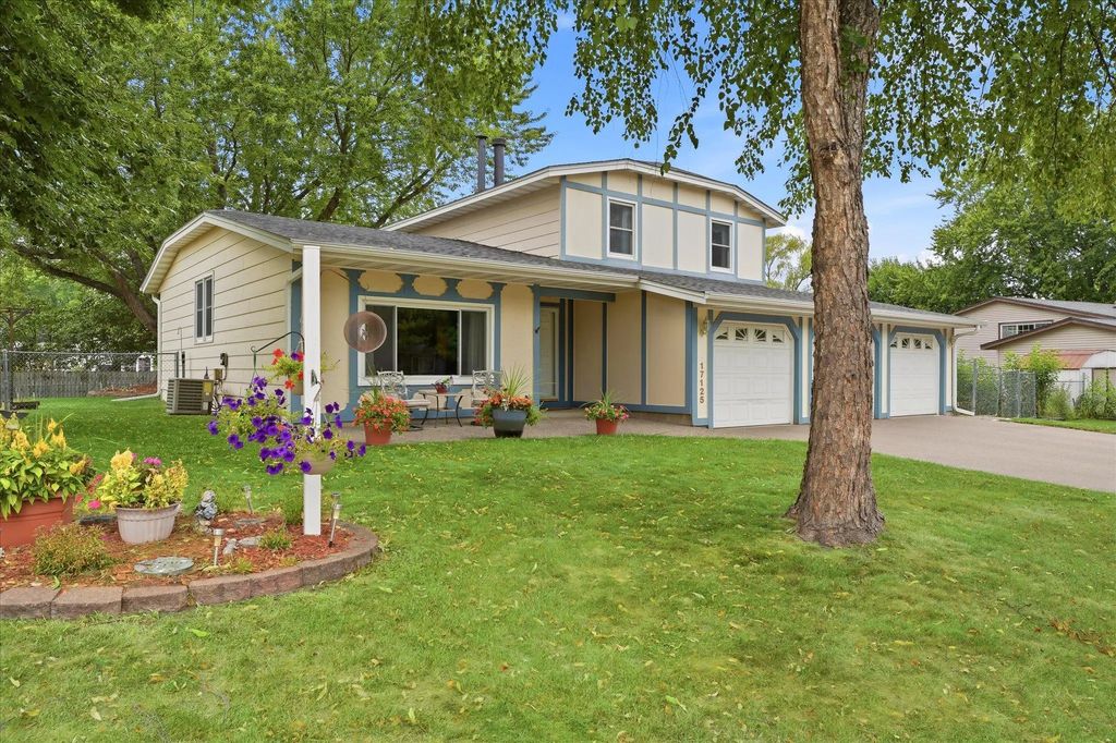 17125 Foliage Avenue, Farmington