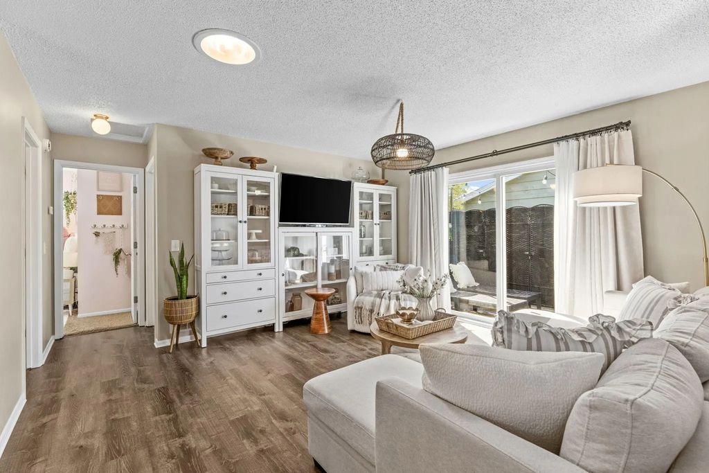 4468 Cinnamon Ridge Trail, Eagan