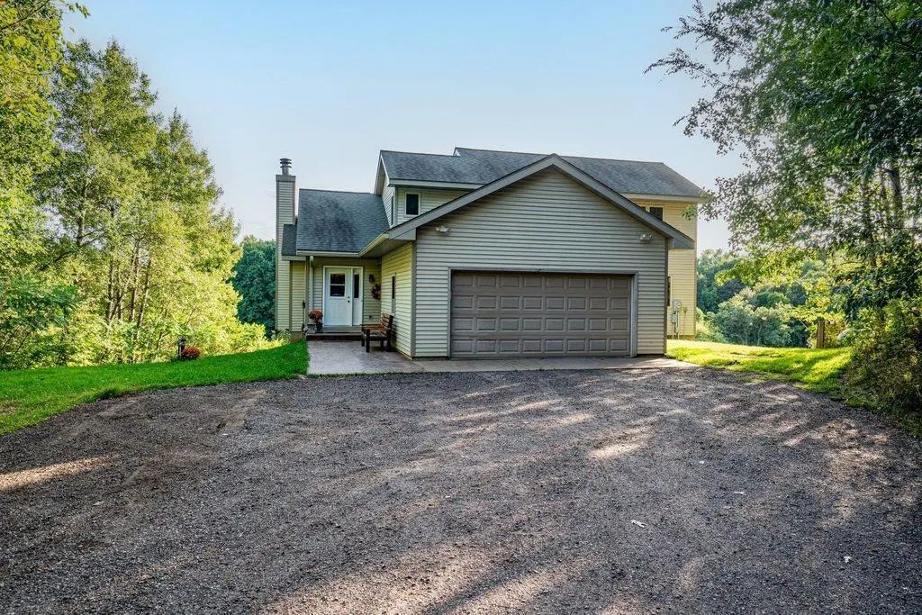 E3297 1290th Avenue, Boyceville